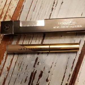 New ABH Dipbrow Gel in Taupe